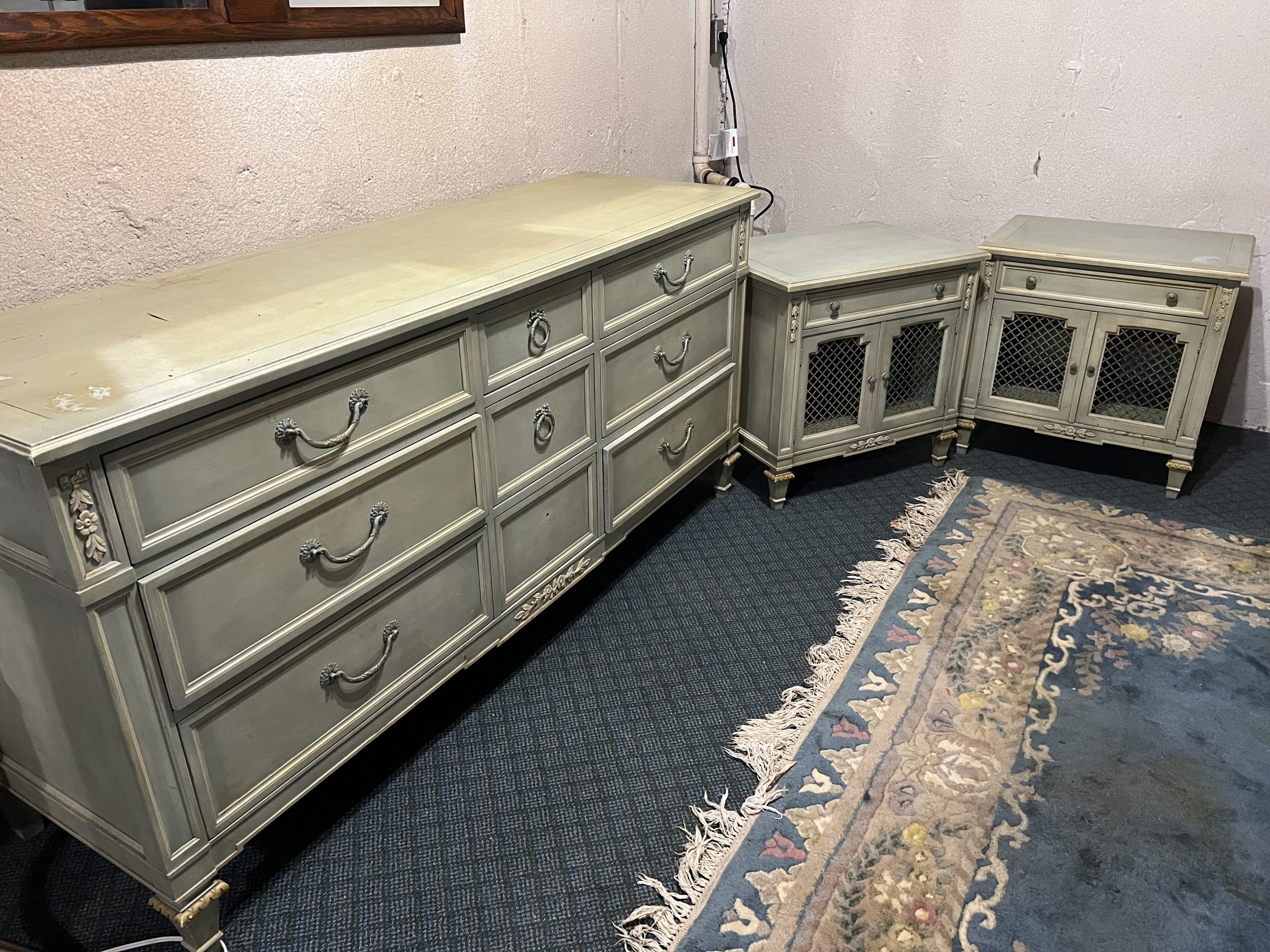 spotting a good estate sale deal on old furniture
