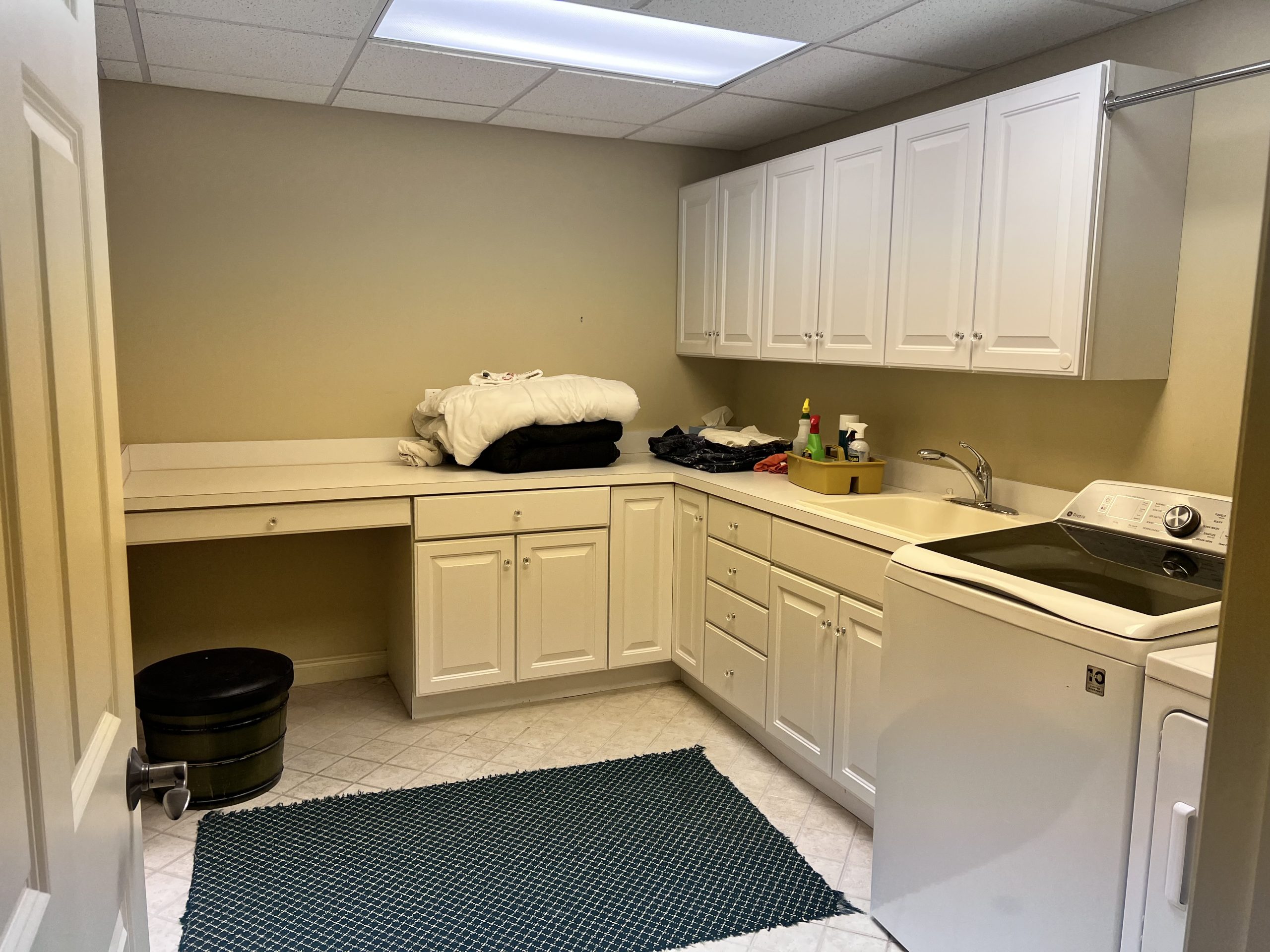 estate sale laundry room