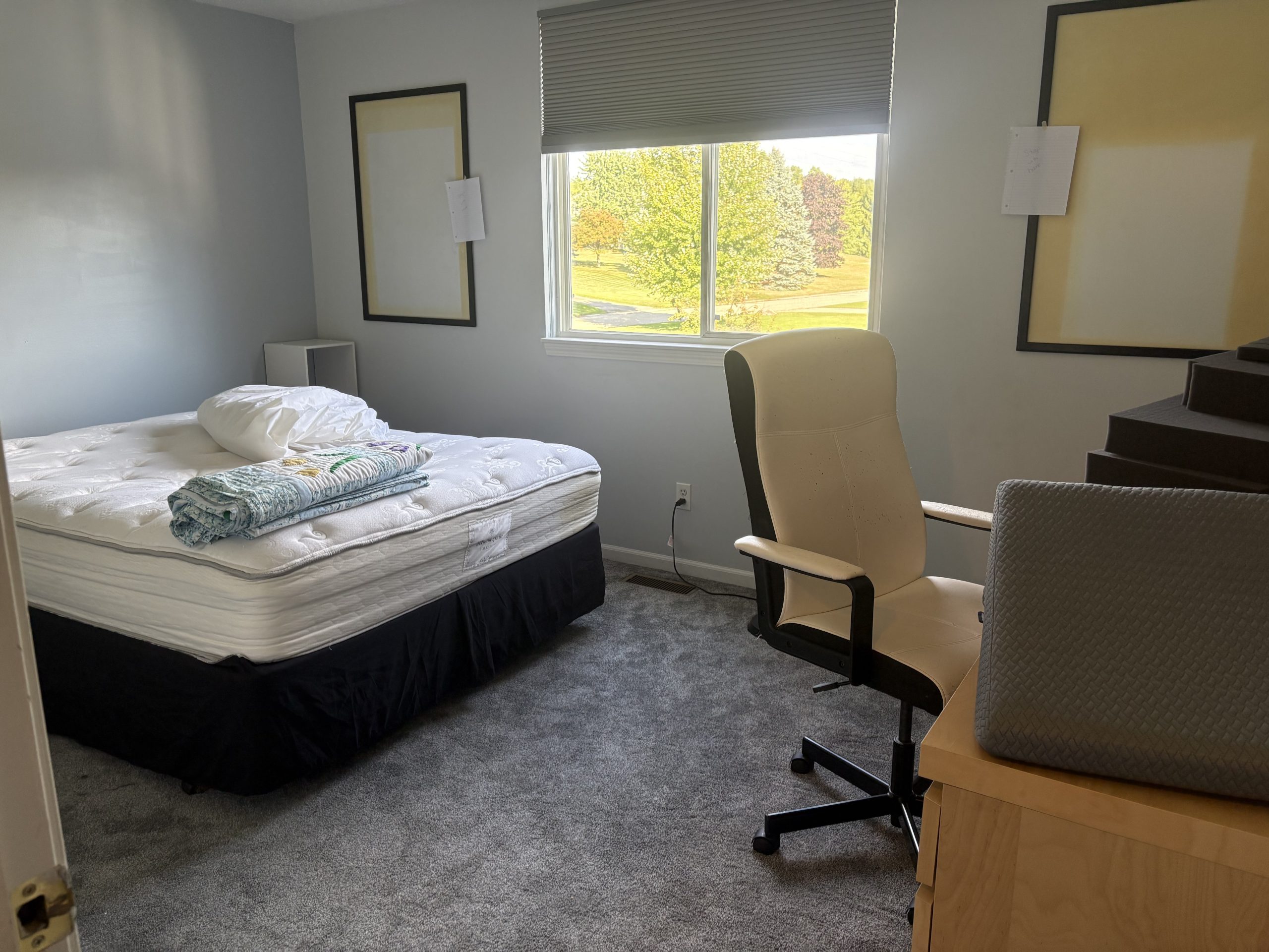 bedroom with bed and desk