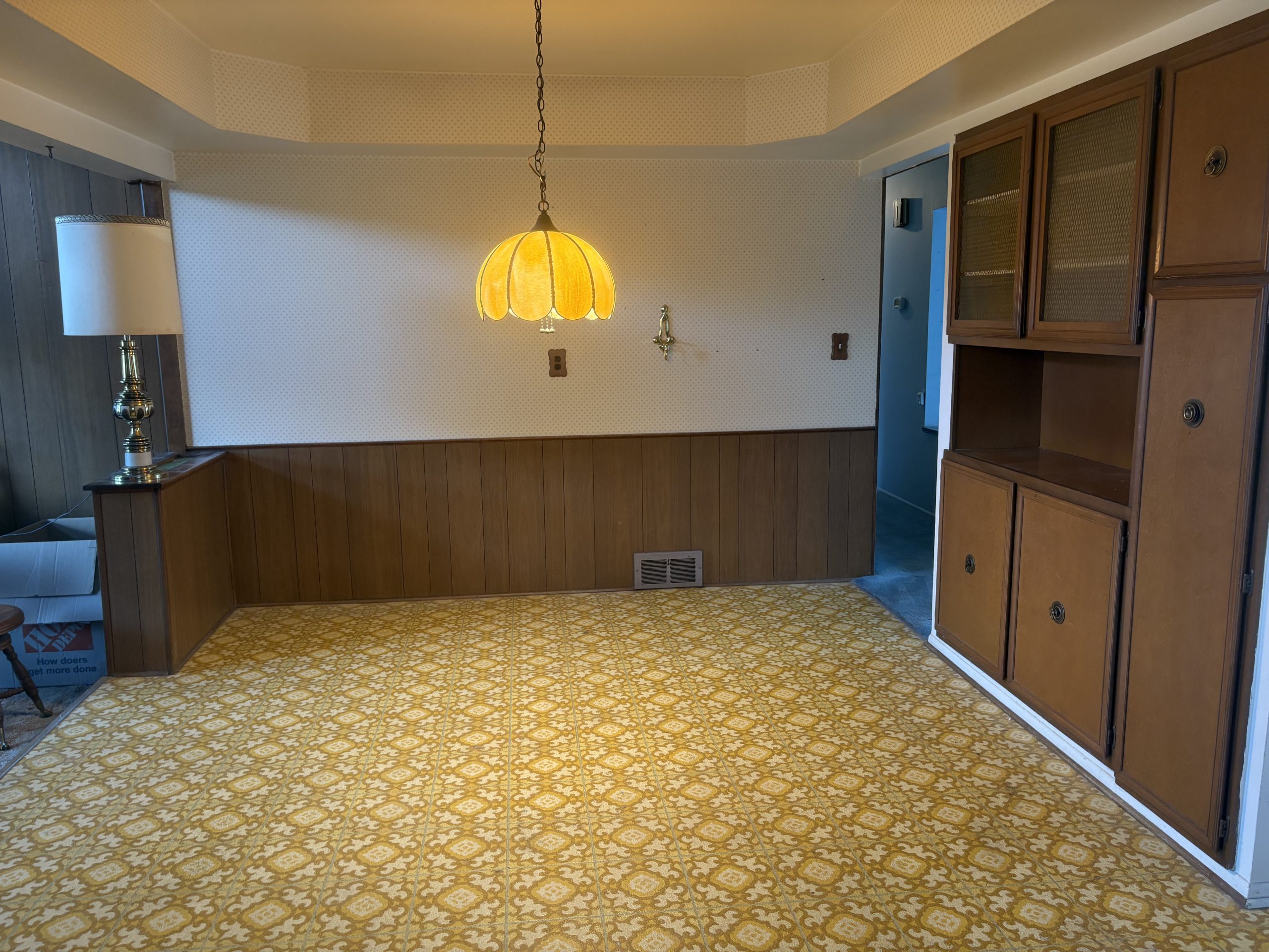 empty kitchen