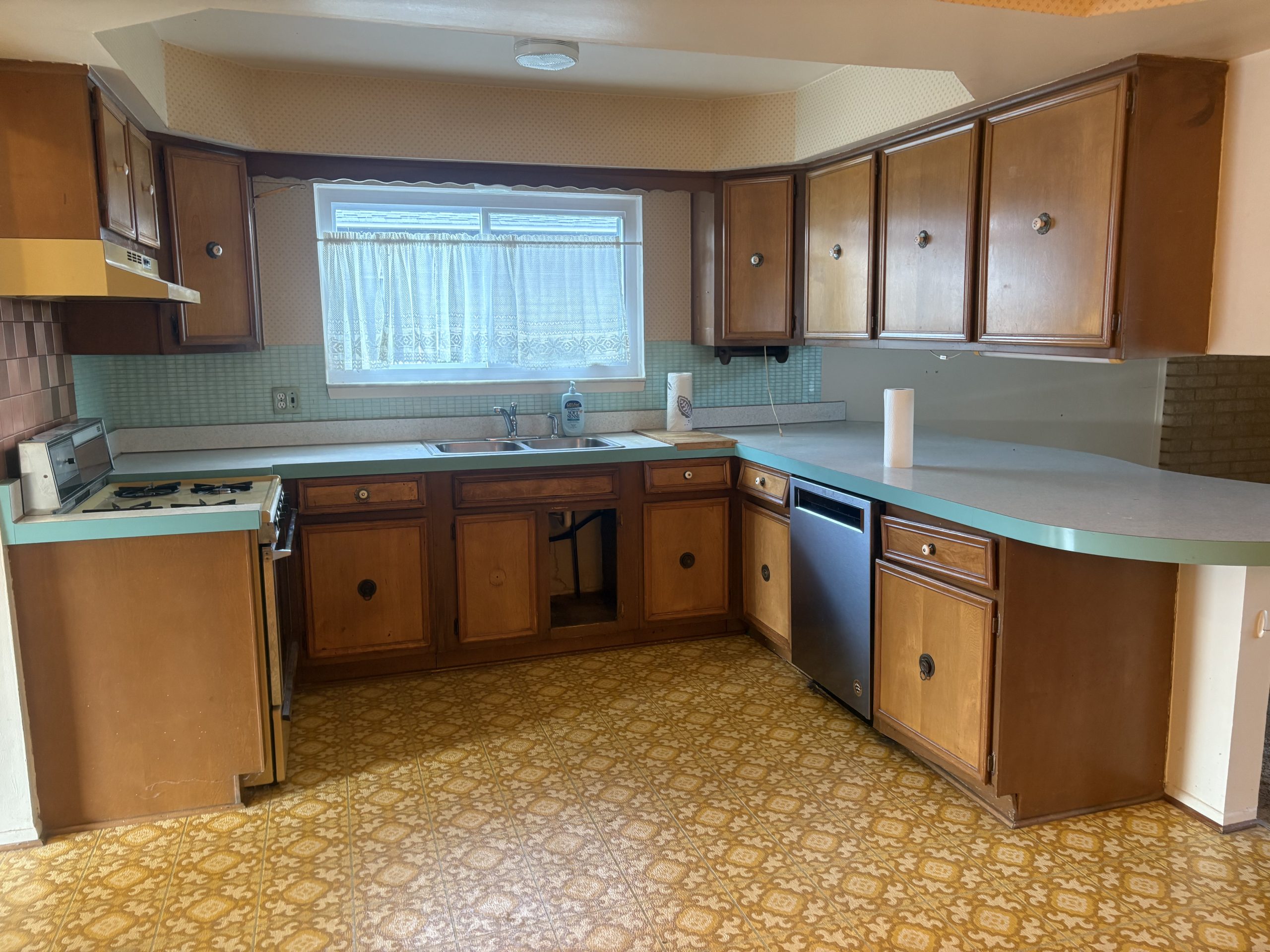 empty kitchen